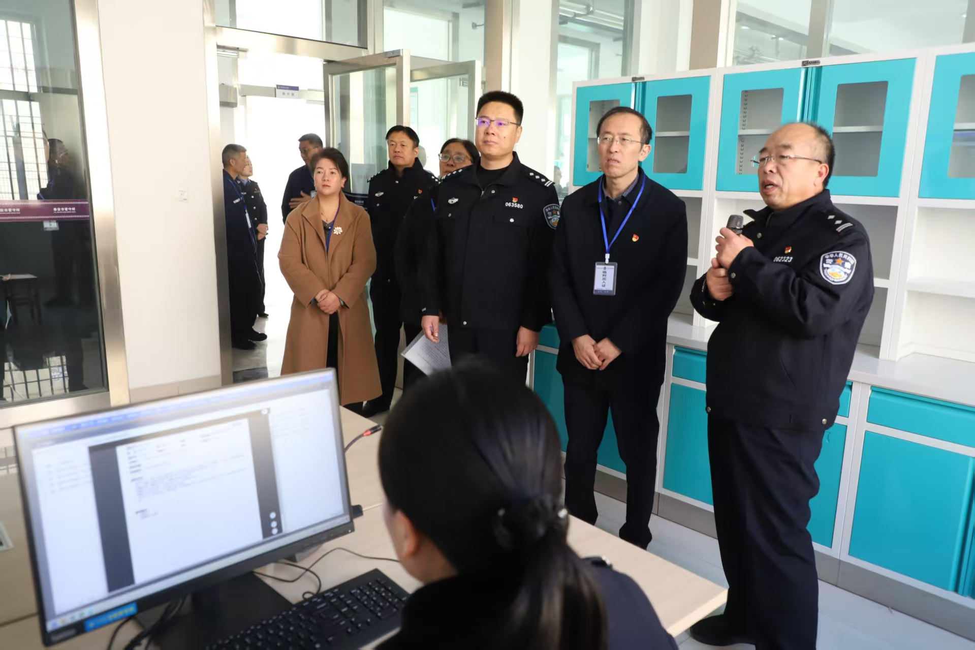 “护航归航 同献爱心”党建共建活动(图1) “护航归航 同献爱心”党建共建活动(图1)